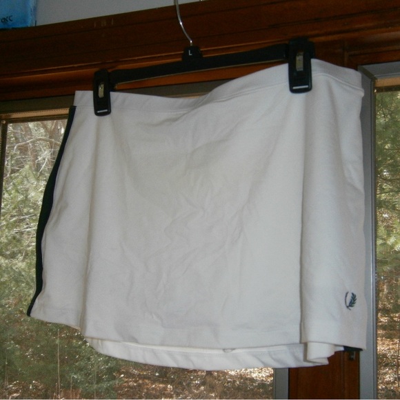 Fred Perry Sportswear White Skort - Picture 2 of 5